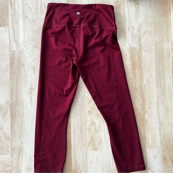 Yogalicious Lux Maroon Cropped Leggings with Pockets Women’s Small - Picture 4 of 4